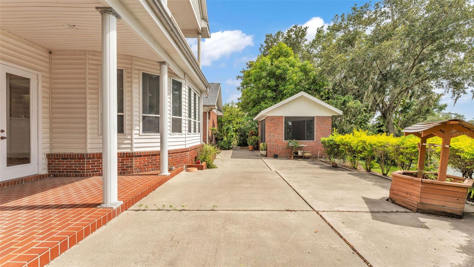 Image 68 of 90 For 6948 Hayter Drive