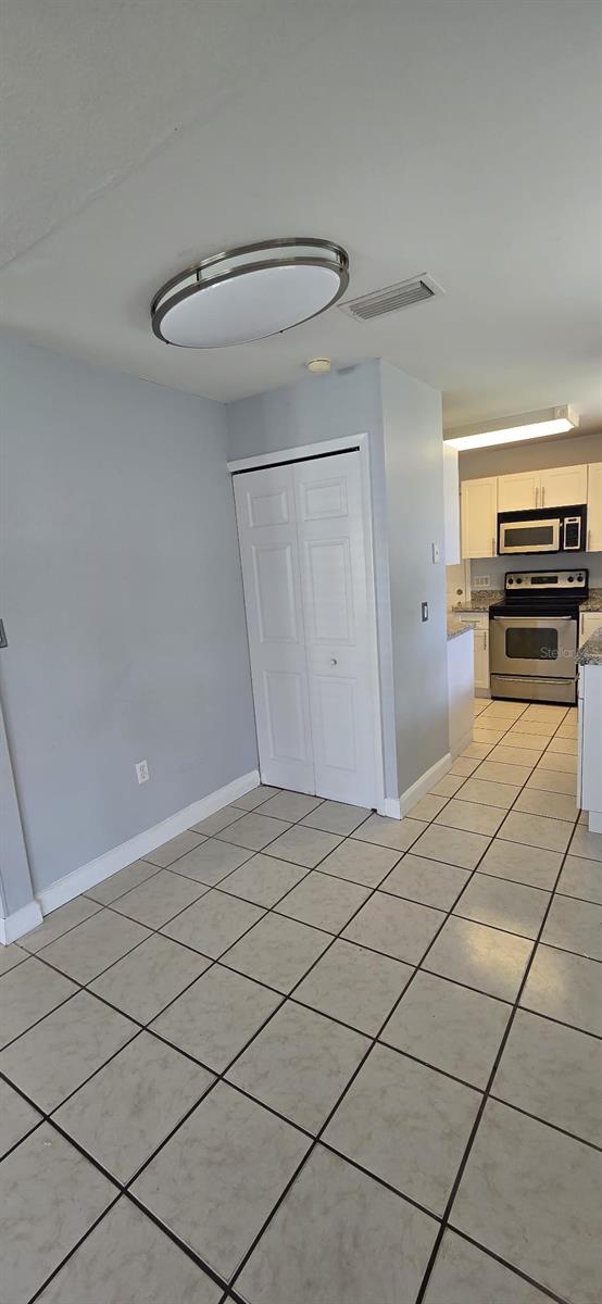 Image 10 of 30 For 1127 Spring Meadow Drive 1127
