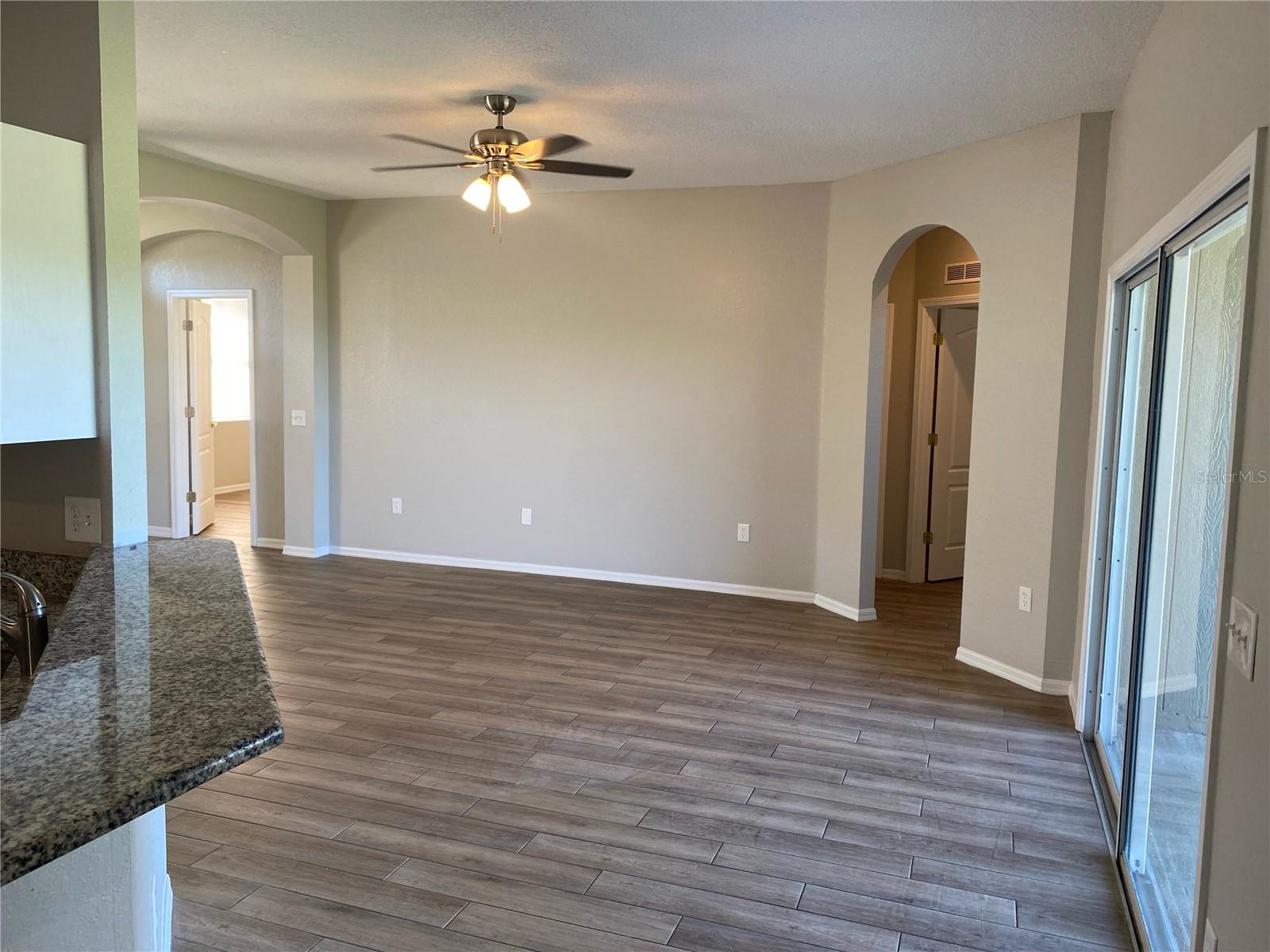 Image 11 of 49 For 8159 Woodvine Circle