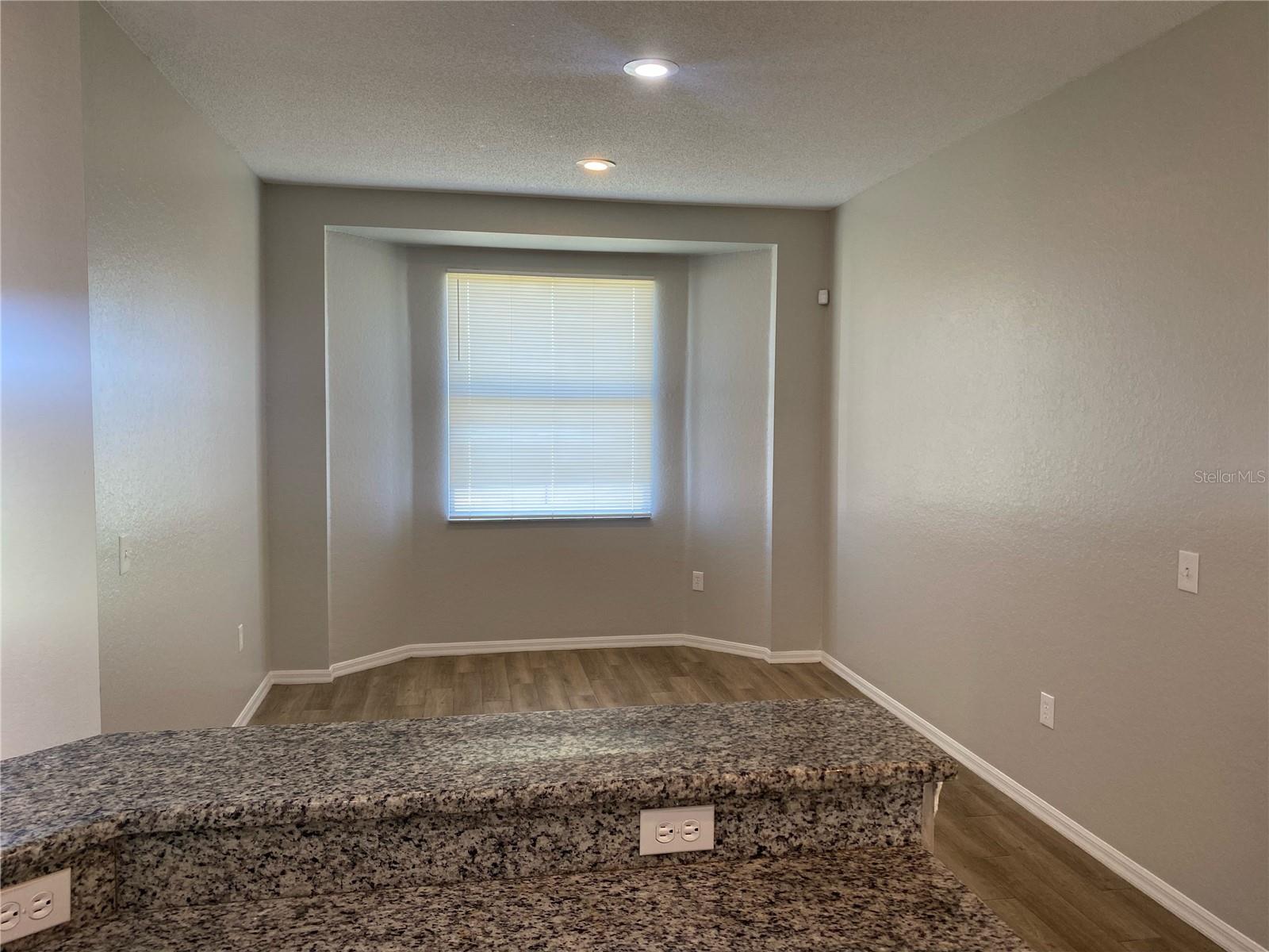 Image 13 of 49 For 8159 Woodvine Circle