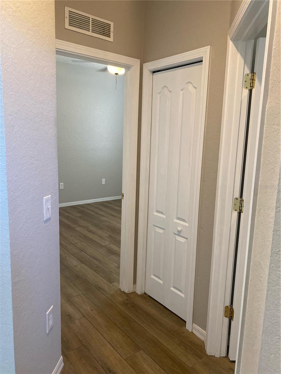 Image 31 of 49 For 8159 Woodvine Circle
