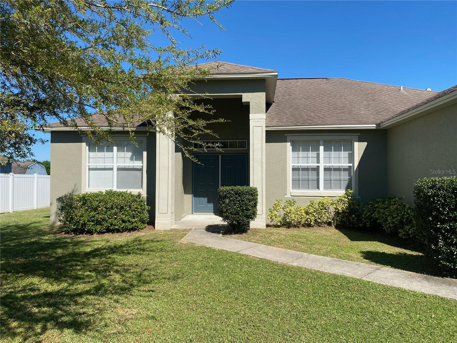 Image 5 of 49 For 8159 Woodvine Circle