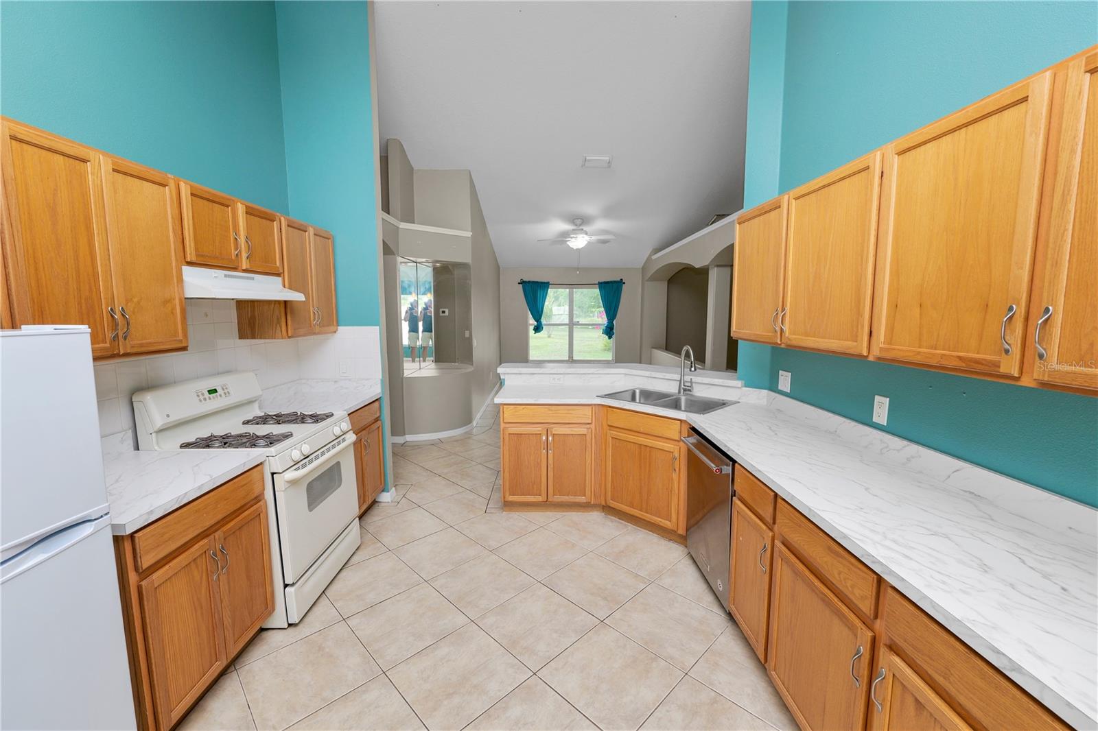 Image 14 of 63 For 16804 Hawkridge Road