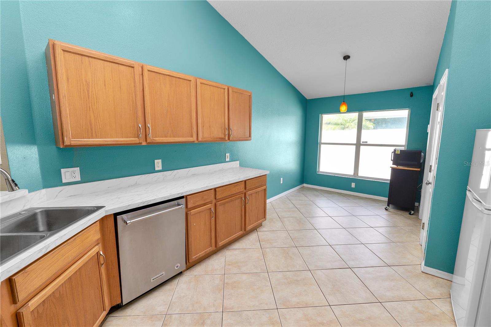 Image 18 of 63 For 16804 Hawkridge Road