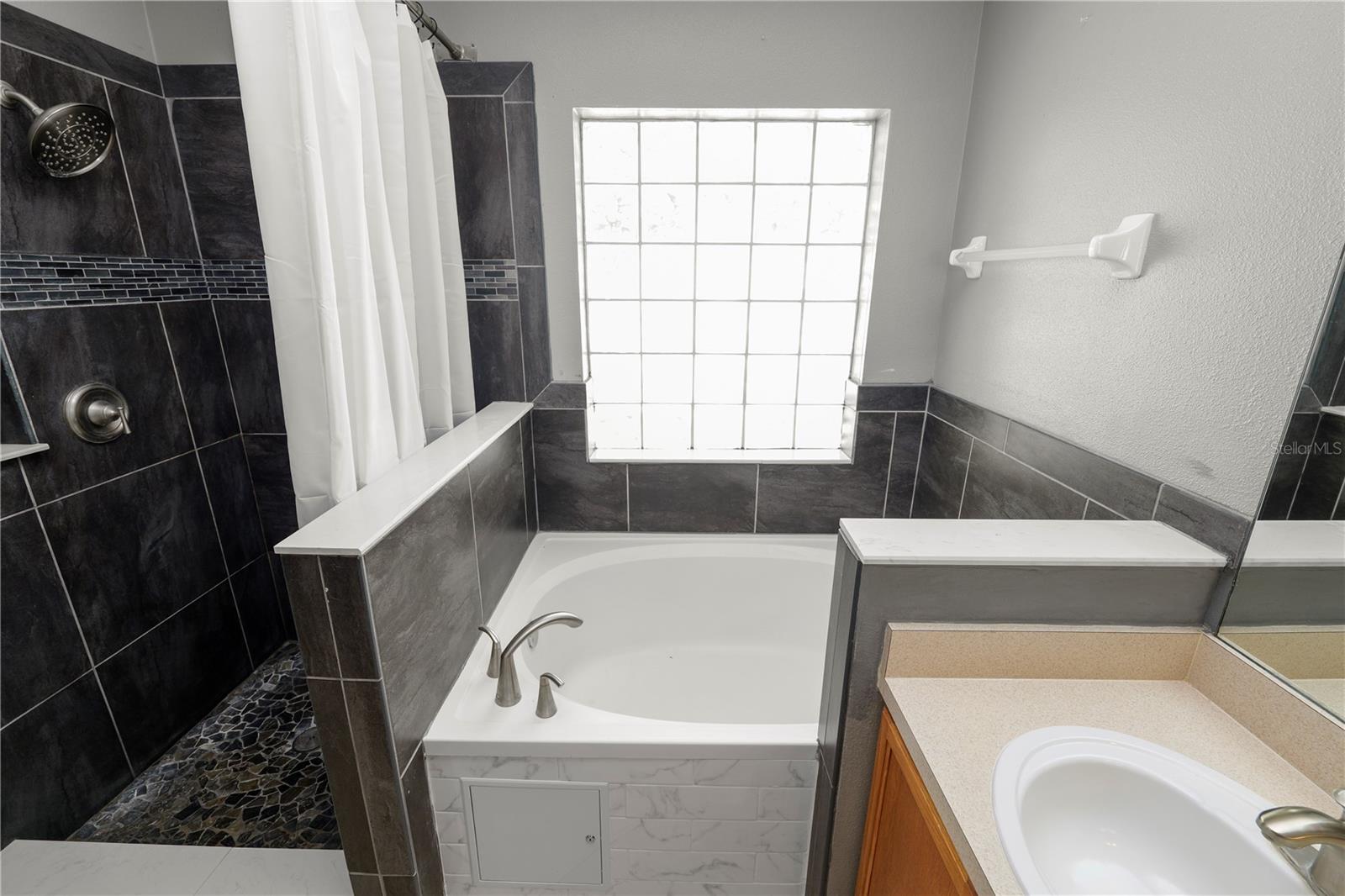 Image 26 of 63 For 16804 Hawkridge Road
