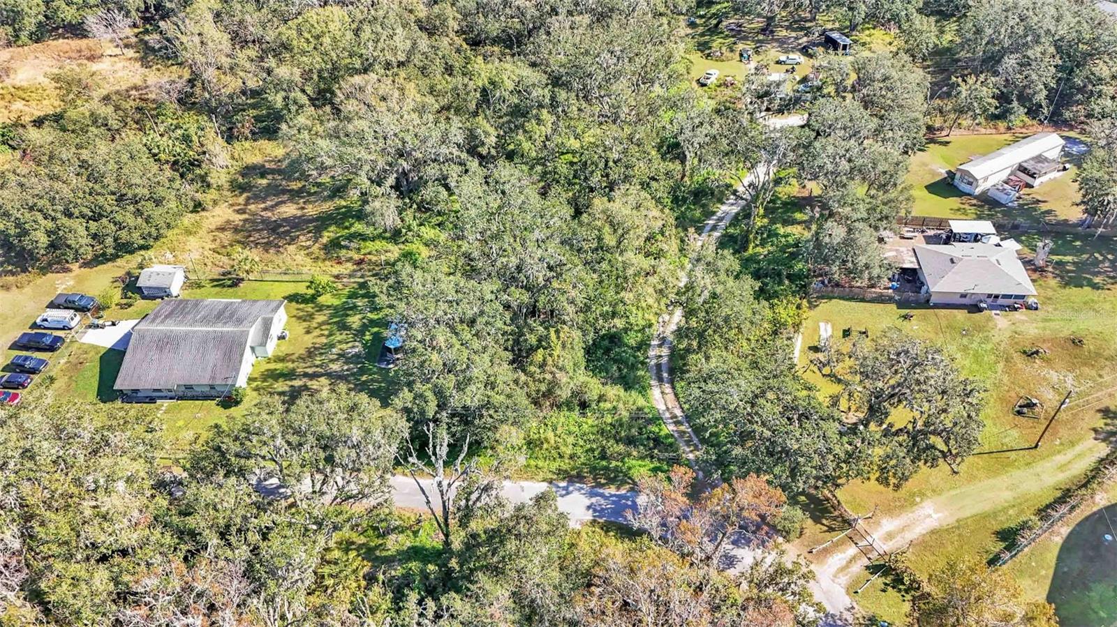 Image 5 of 8 For  Arnaz Drive 