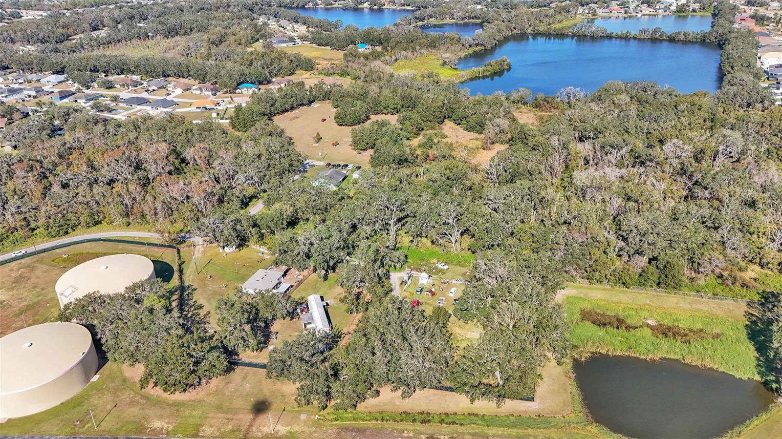 Image 7 of 8 For  Arnaz Drive 