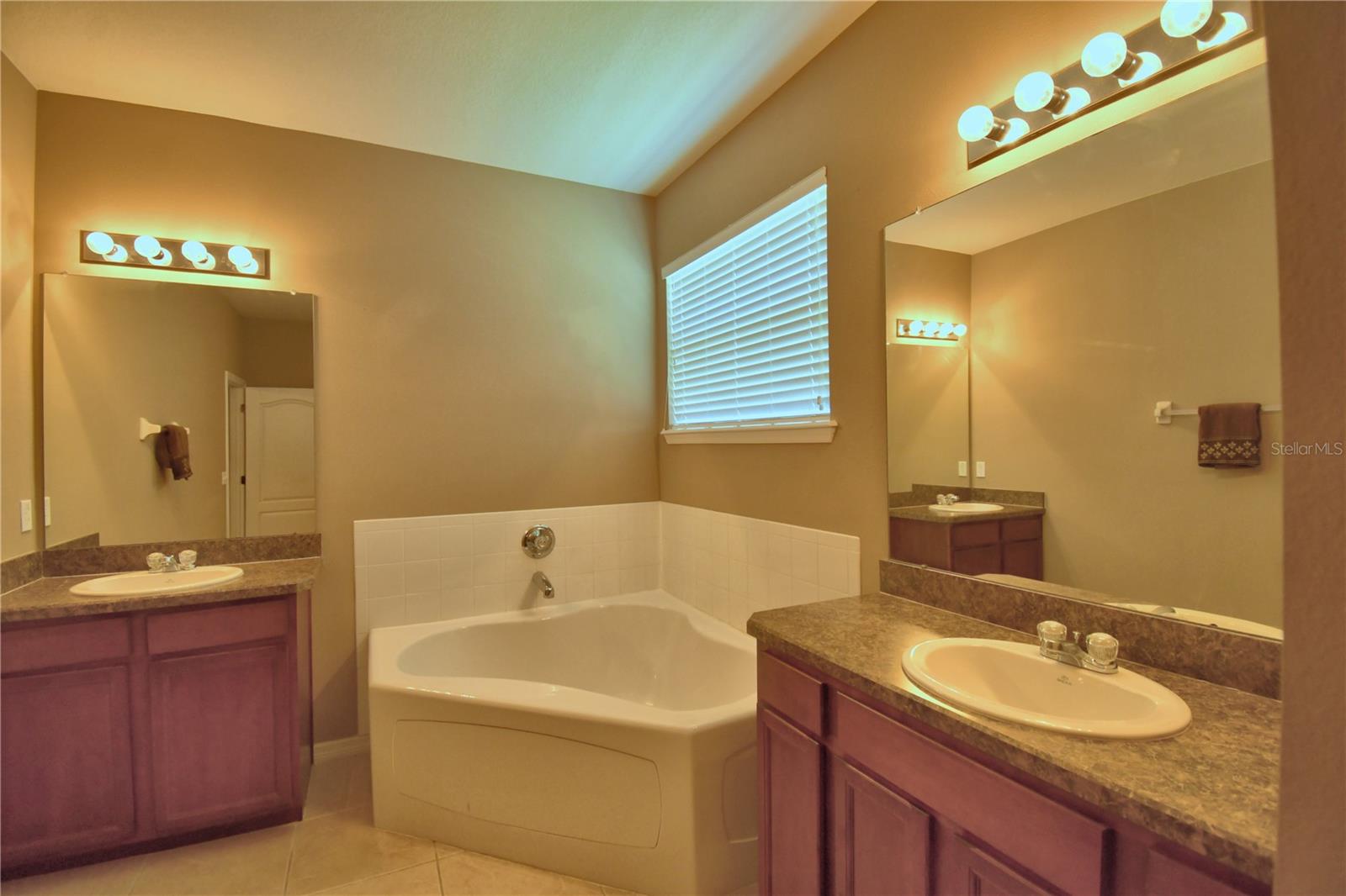 Image 23 of 87 For 2721 Walden Woods Drive