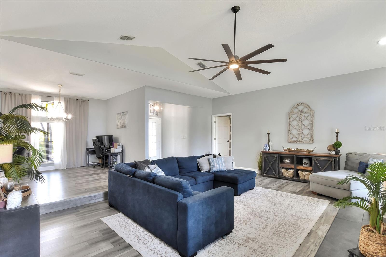 Image 15 of 64 For 8721 Latham Lane