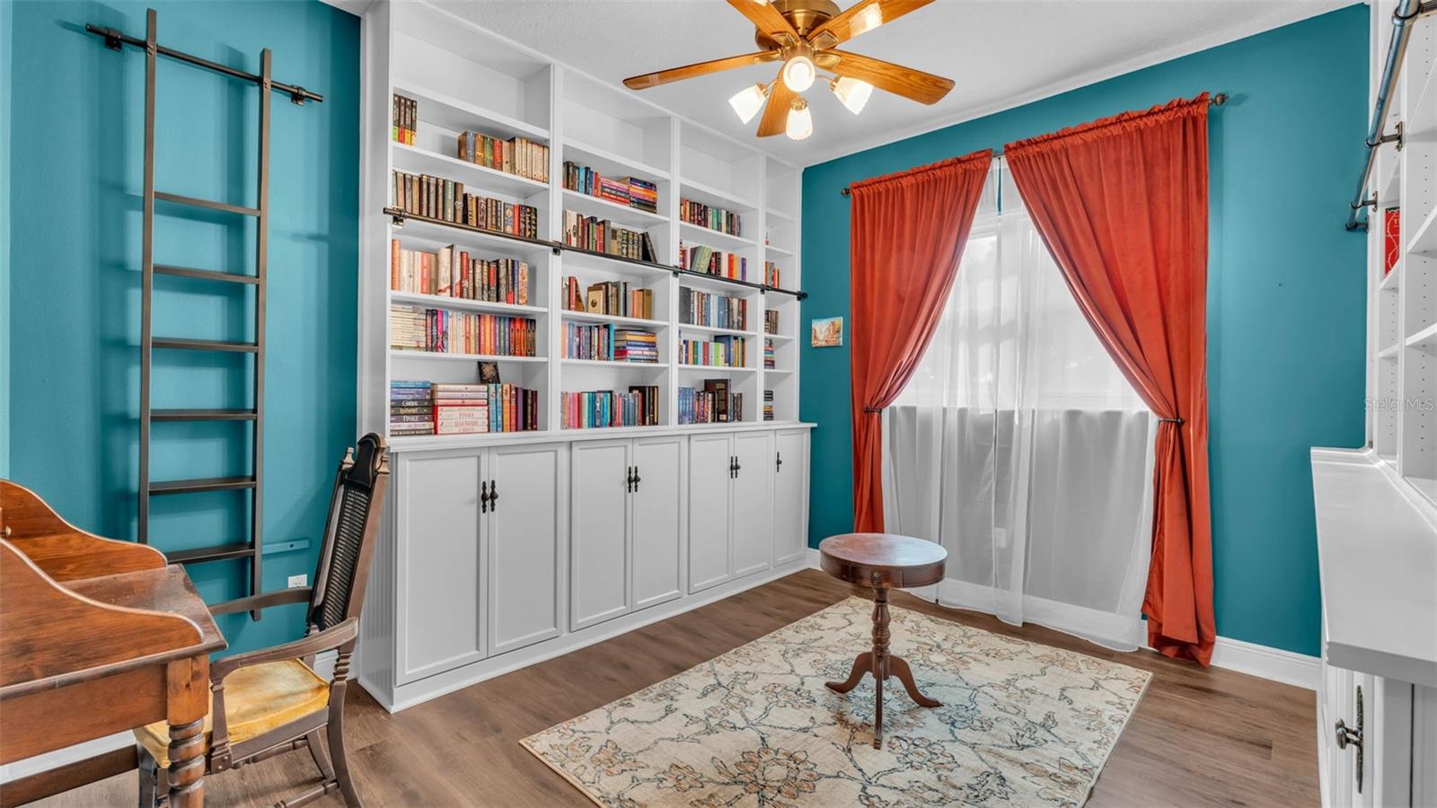 Listing photo id 12 for 535 Todhunter Way