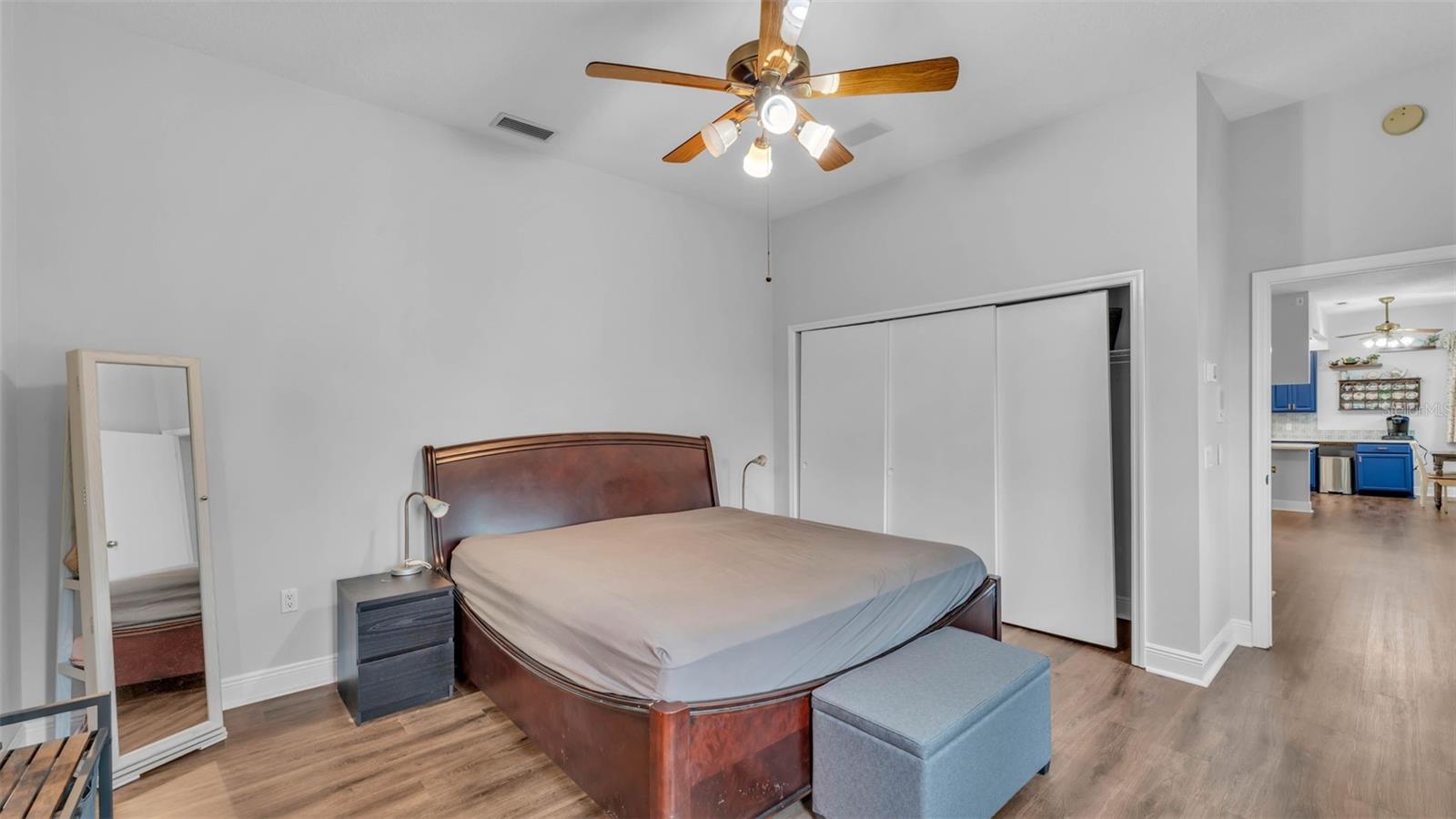 Listing photo id 17 for 535 Todhunter Way