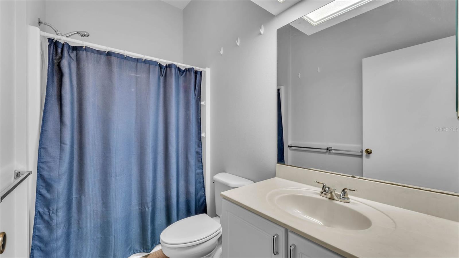 Listing photo id 21 for 535 Todhunter Way