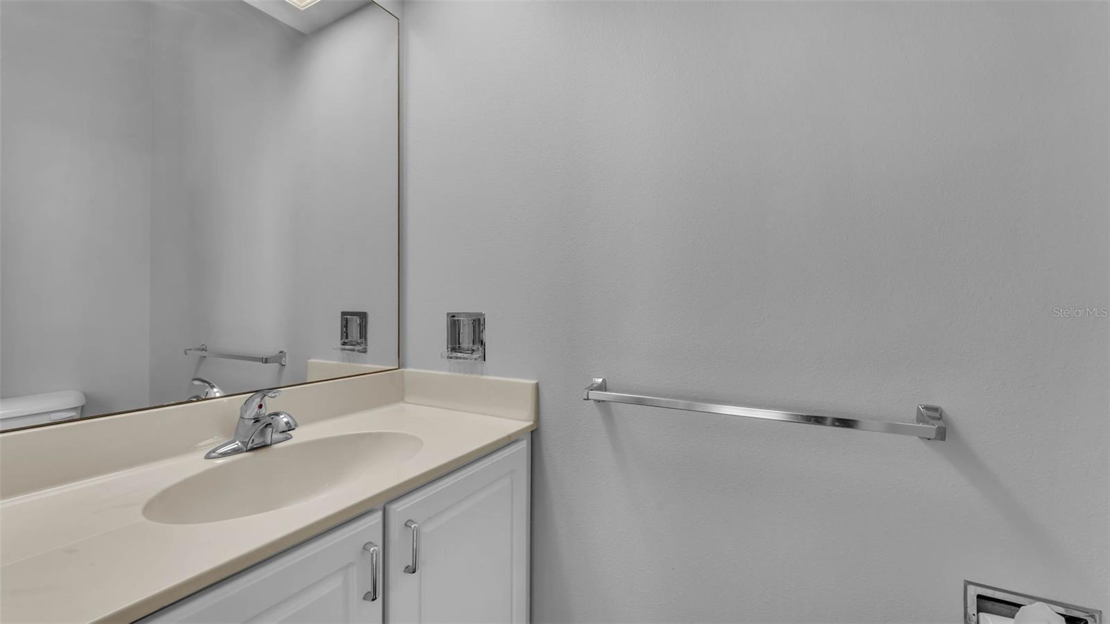 Listing photo id 27 for 535 Todhunter Way