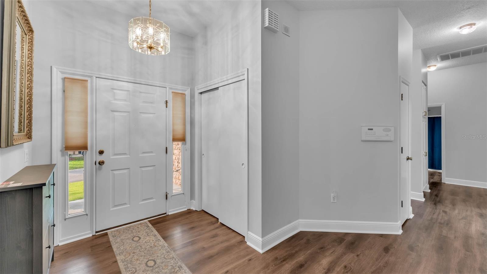 Listing photo id 1 for 535 Todhunter Way