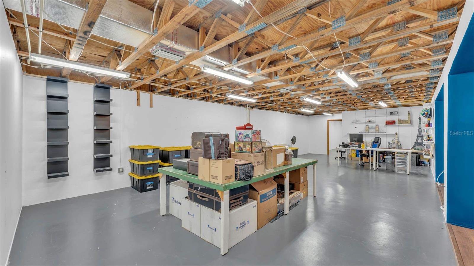 Listing photo id 35 for 535 Todhunter Way