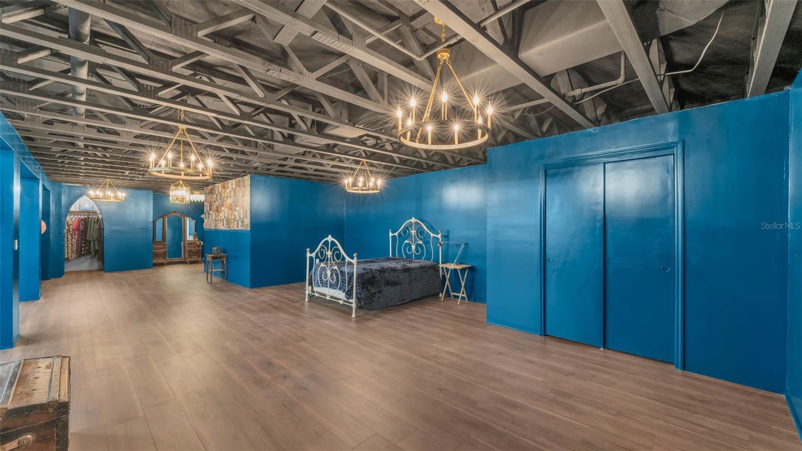 Listing photo id 37 for 535 Todhunter Way