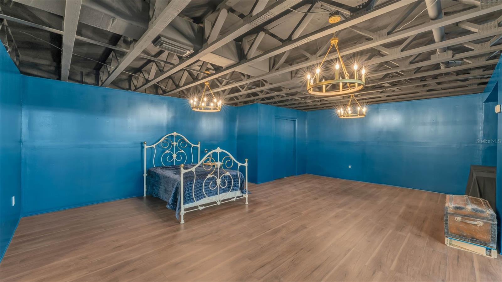 Listing photo id 38 for 535 Todhunter Way