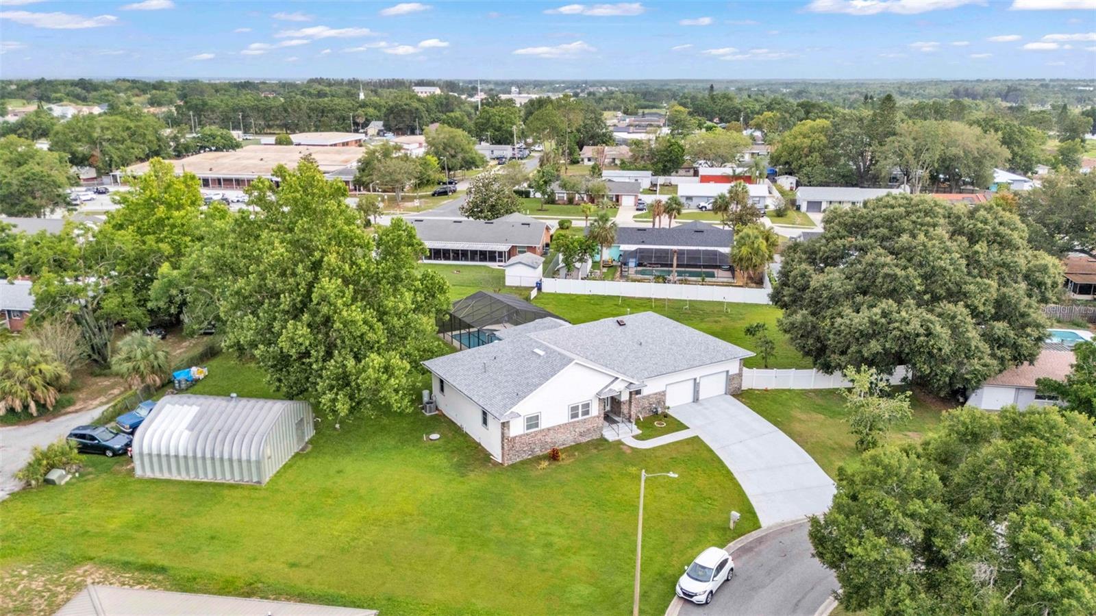 Listing photo id 51 for 535 Todhunter Way