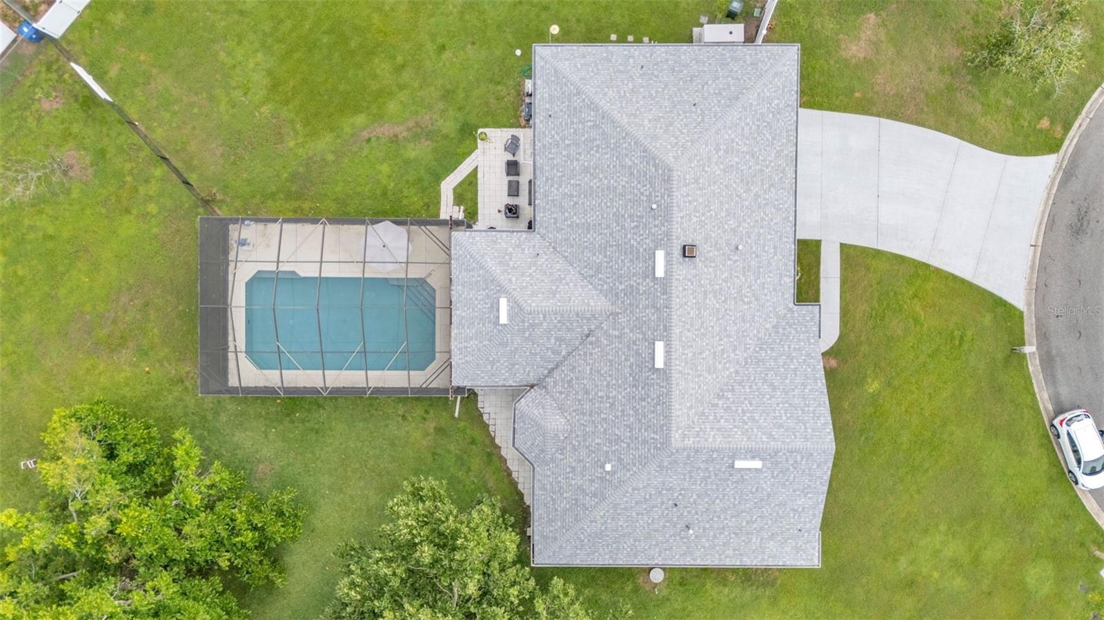 Listing photo id 53 for 535 Todhunter Way