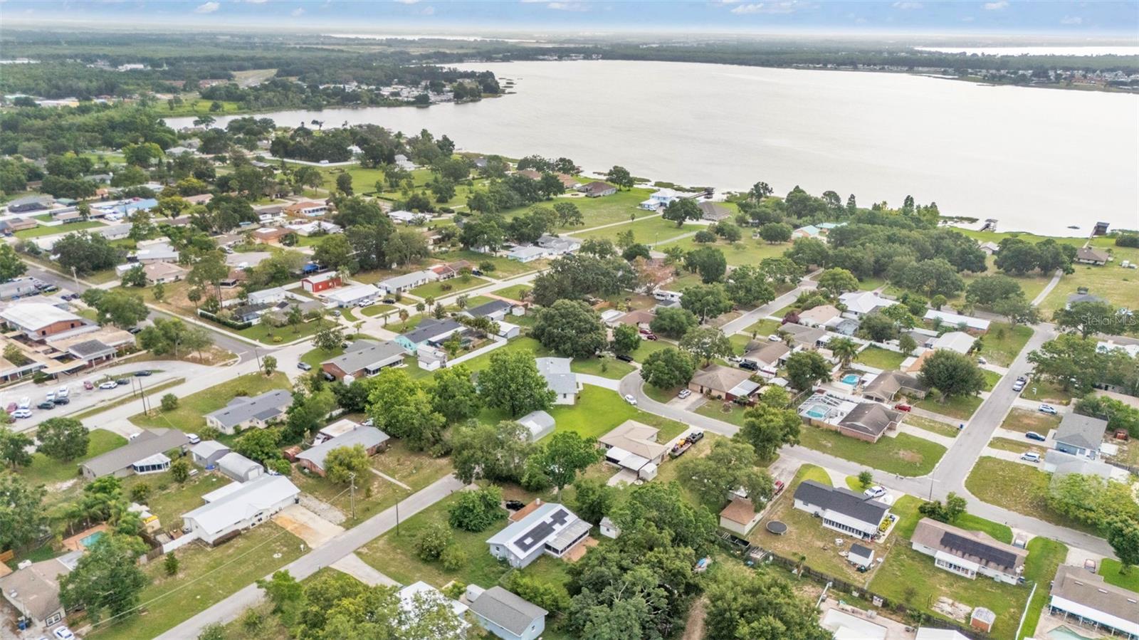 Listing photo id 56 for 535 Todhunter Way