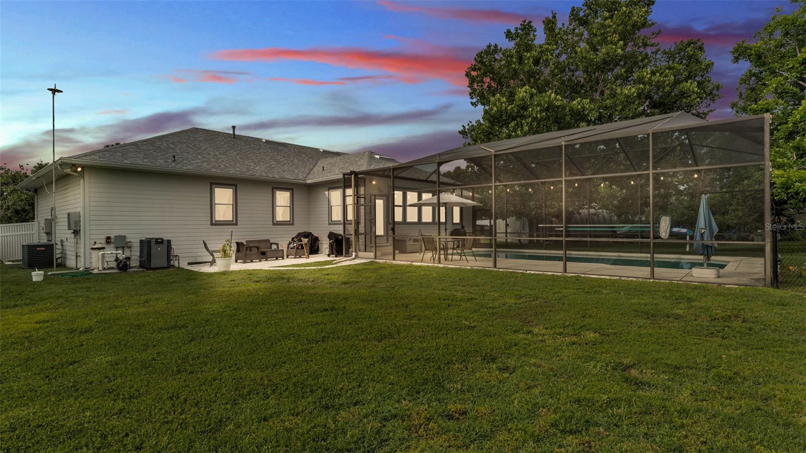 Listing photo id 59 for 535 Todhunter Way
