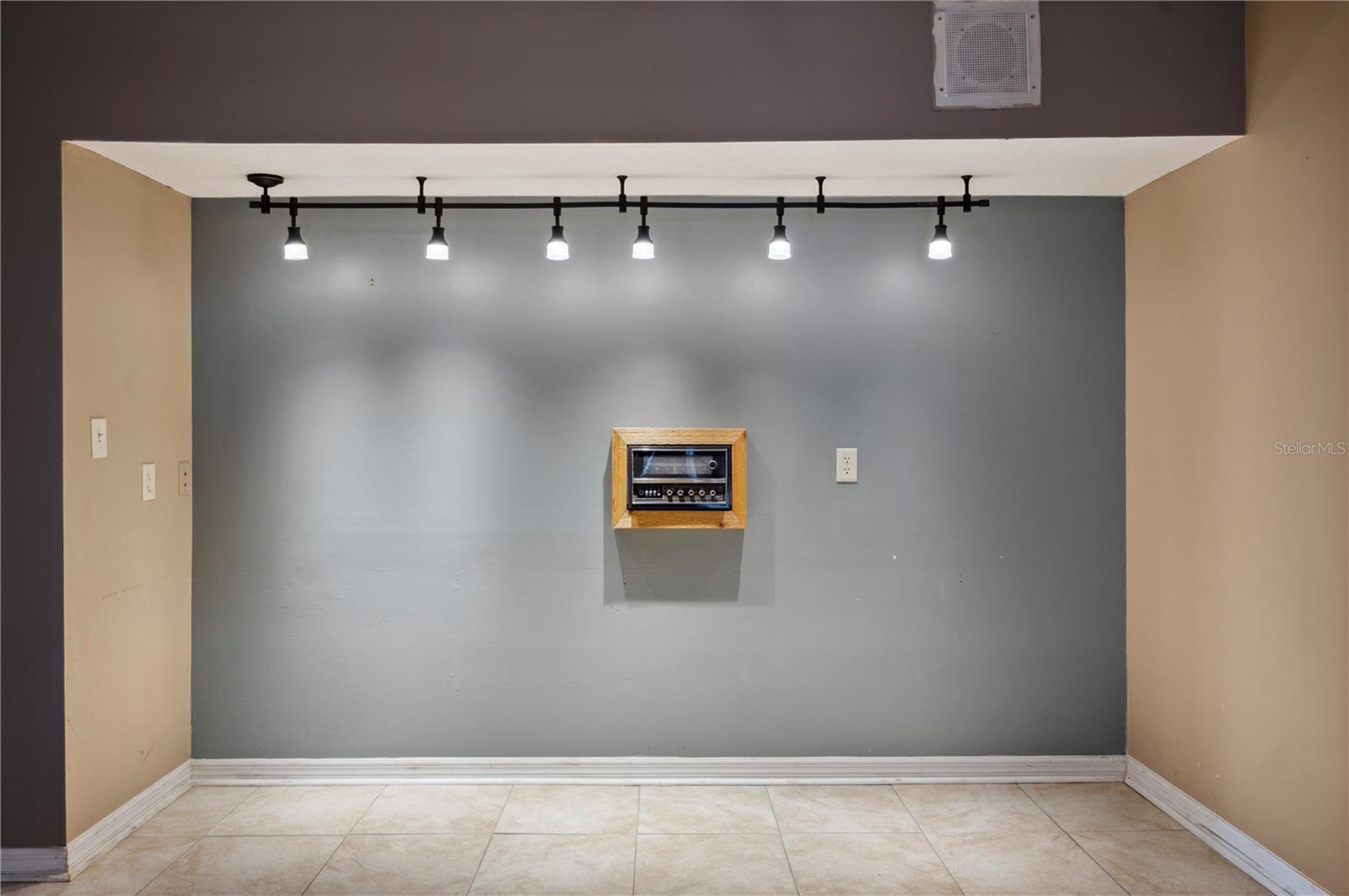 Image 12 of 57 For 6281 Halabrin Rd