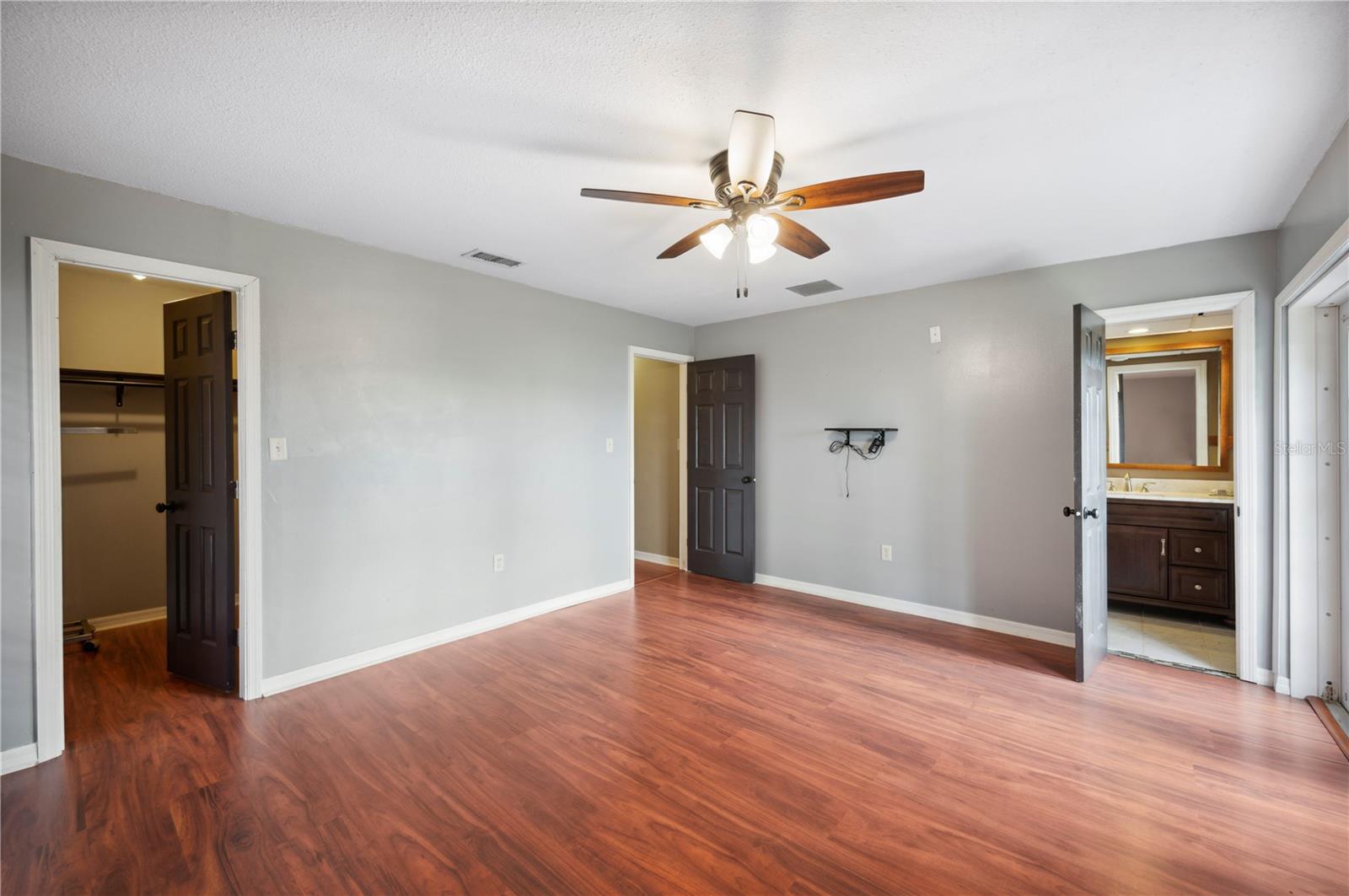 Image 19 of 57 For 6281 Halabrin Rd
