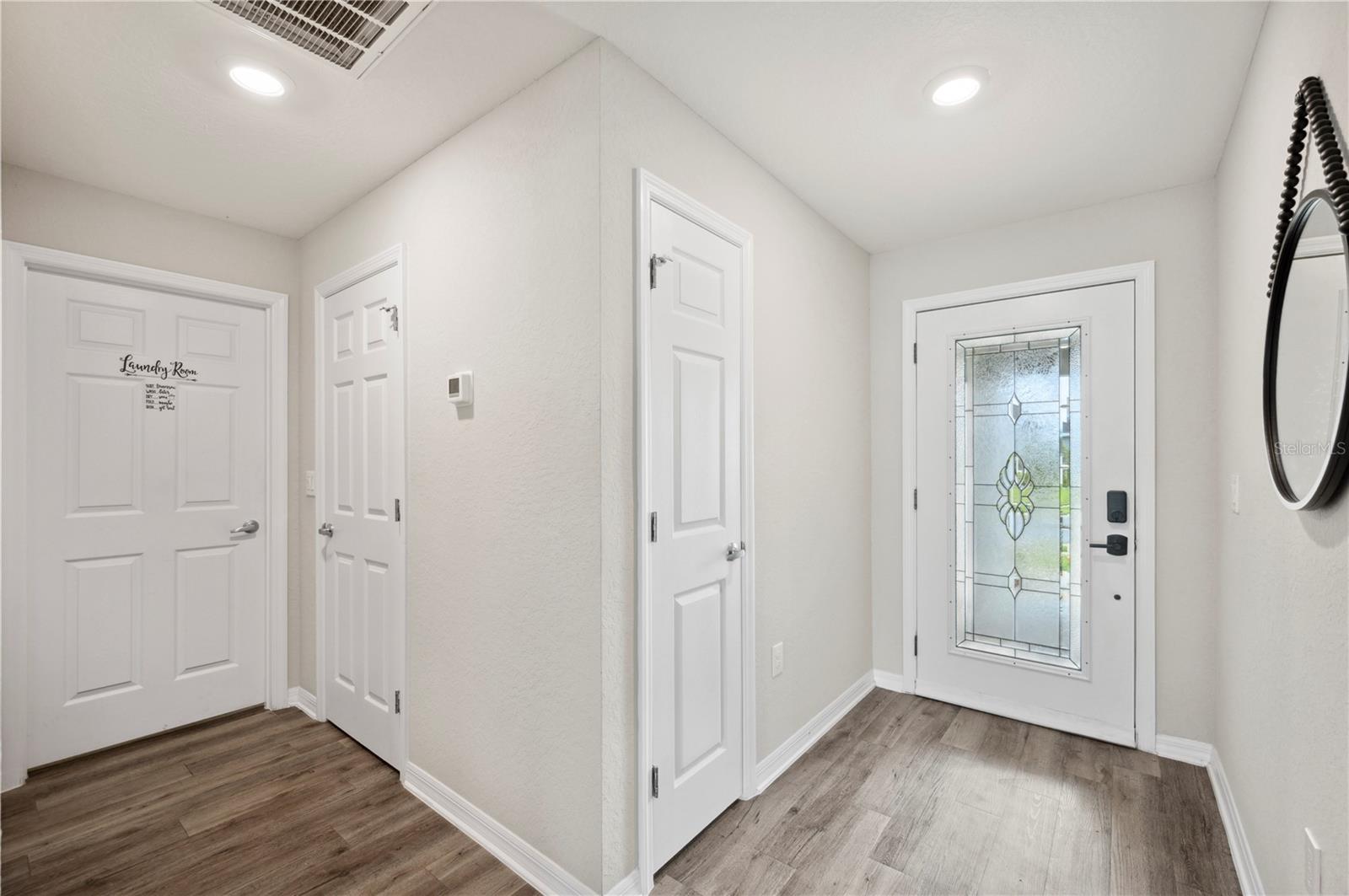 Image 4 of 34 For 133 Cloverbrook Trail