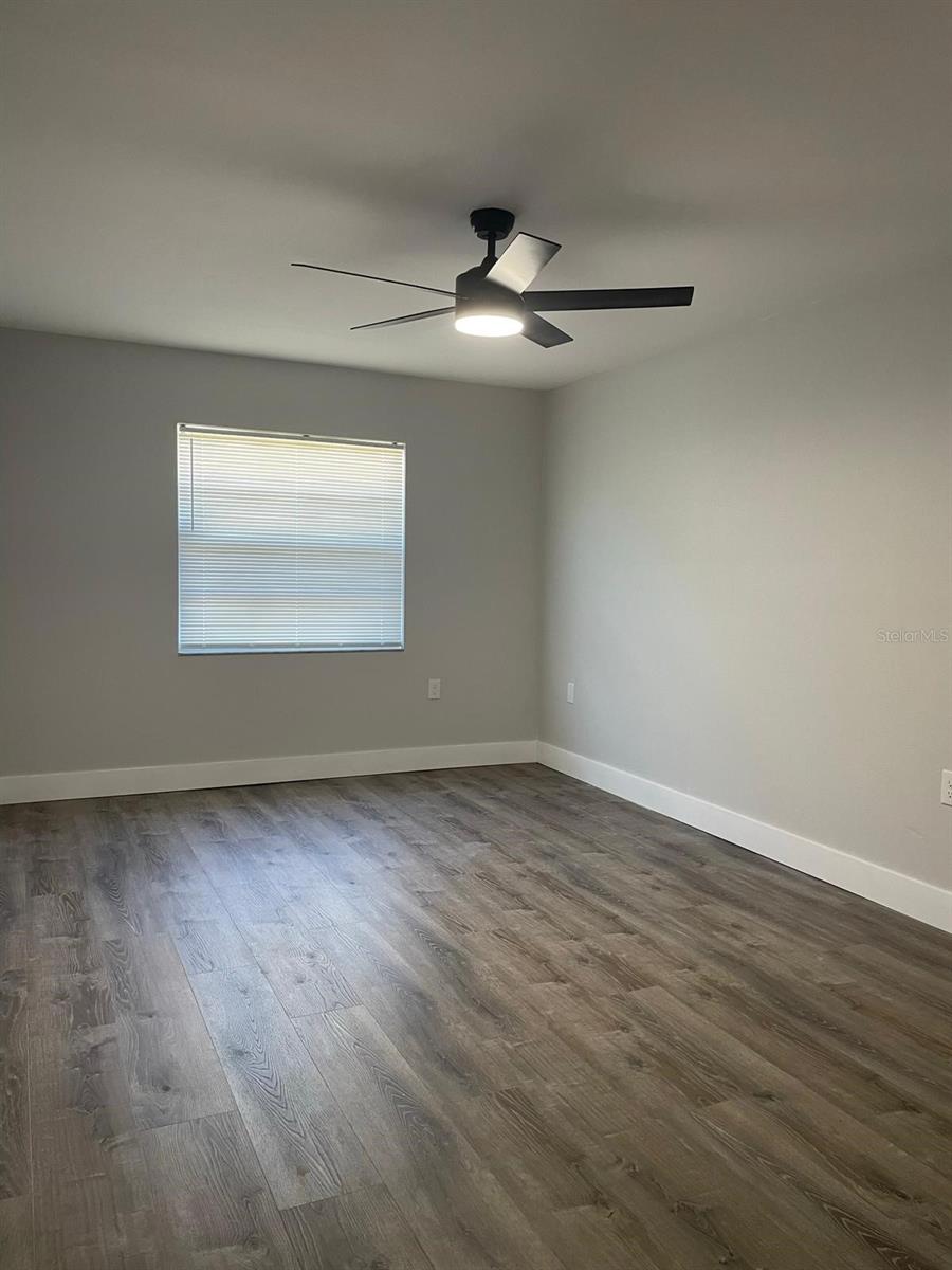 Listing photo id 9 for 854 Shirley Ann Trail 854-856