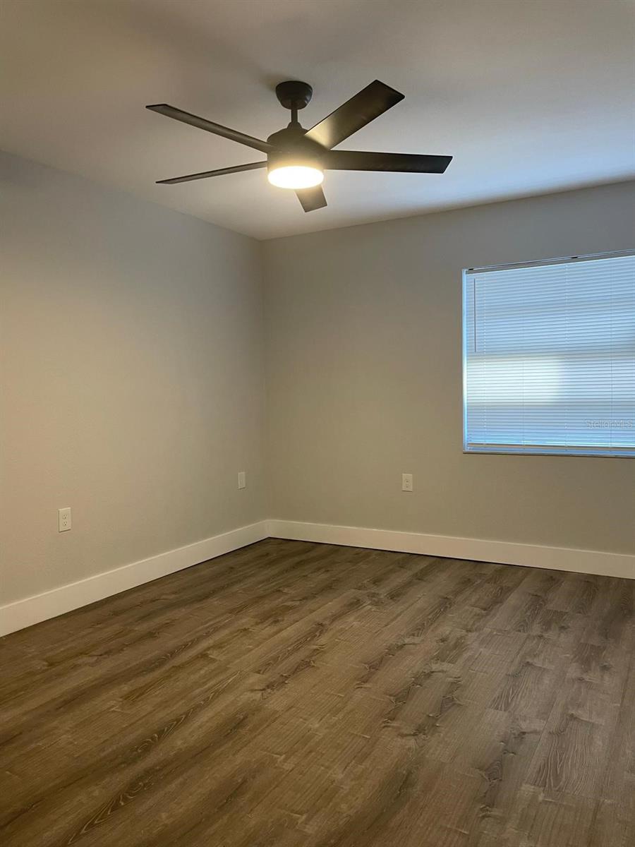 Listing photo id 11 for 854 Shirley Ann Trail 854-856
