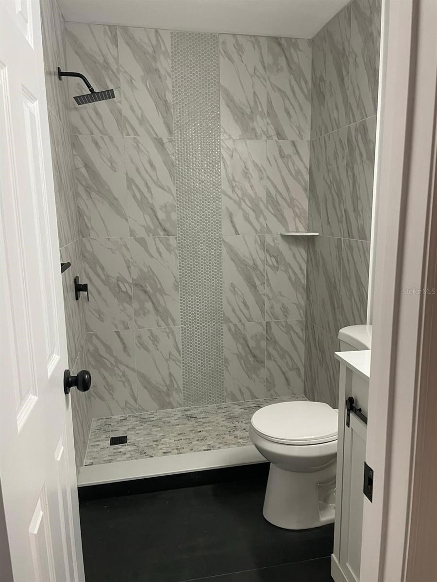 Listing photo id 12 for 854 Shirley Ann Trail 854-856