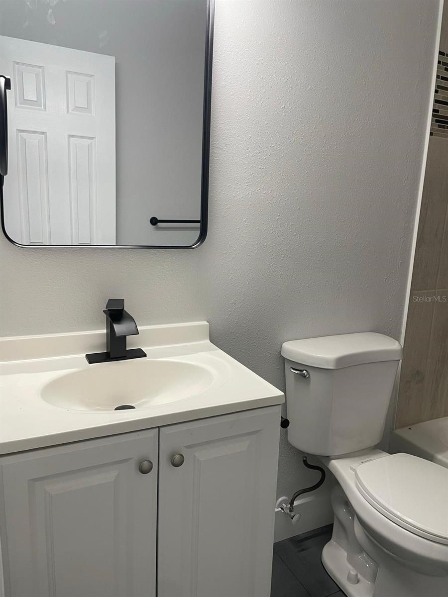 Listing photo id 15 for 854 Shirley Ann Trail 854-856