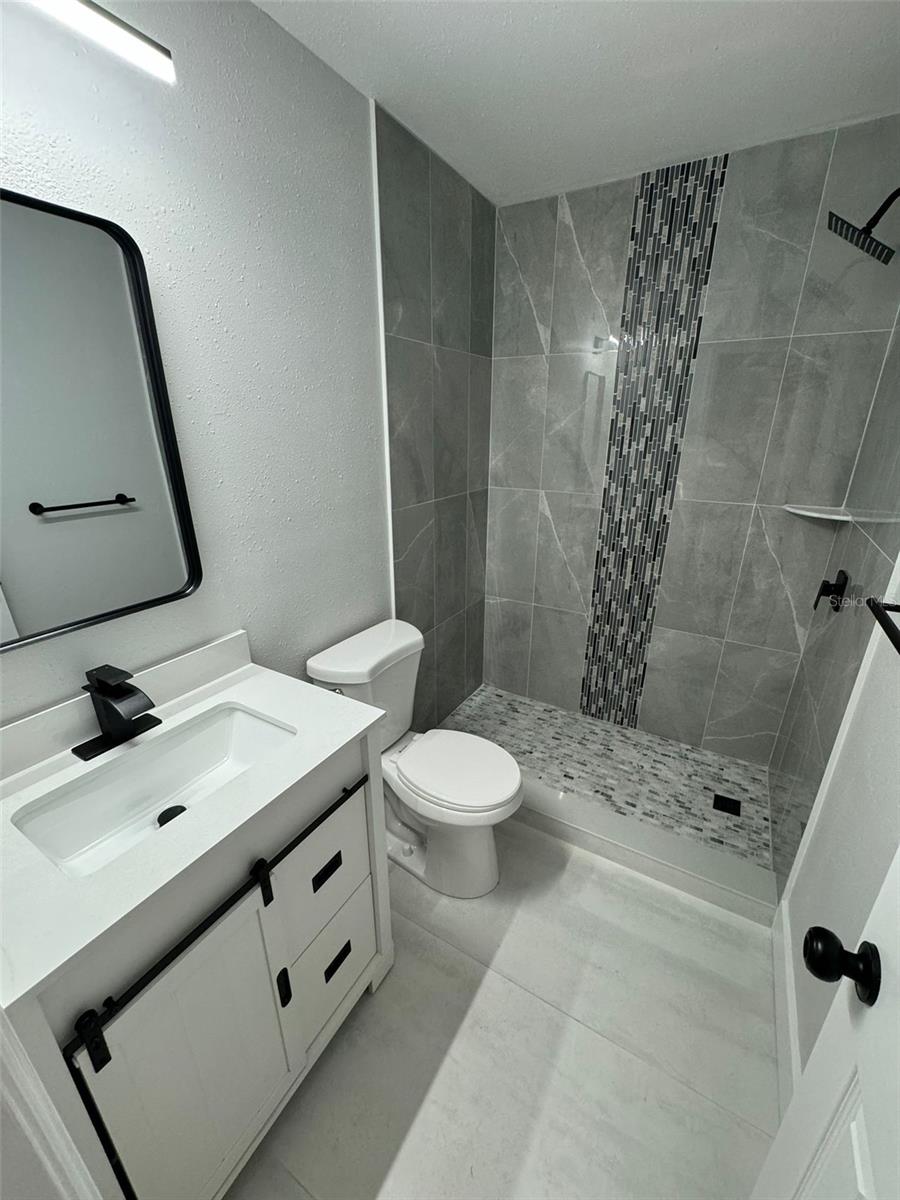 Listing photo id 24 for 854 Shirley Ann Trail 854-856