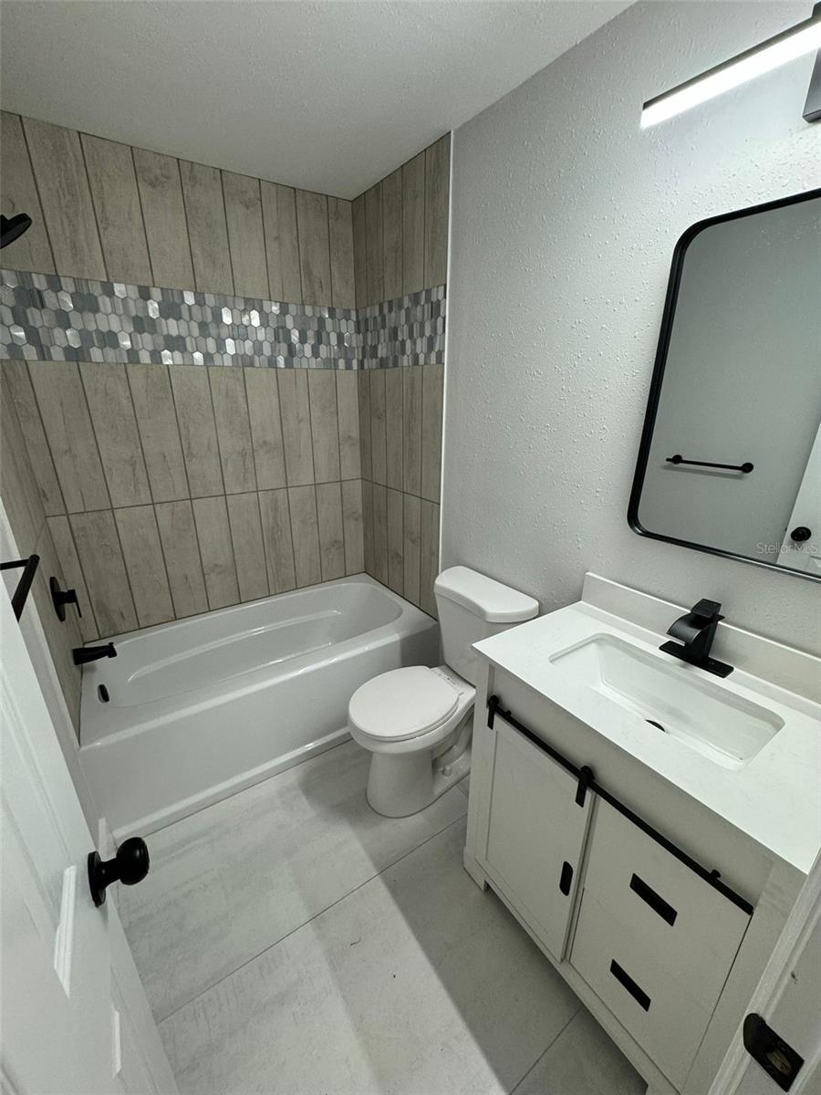 Listing photo id 25 for 854 Shirley Ann Trail 854-856