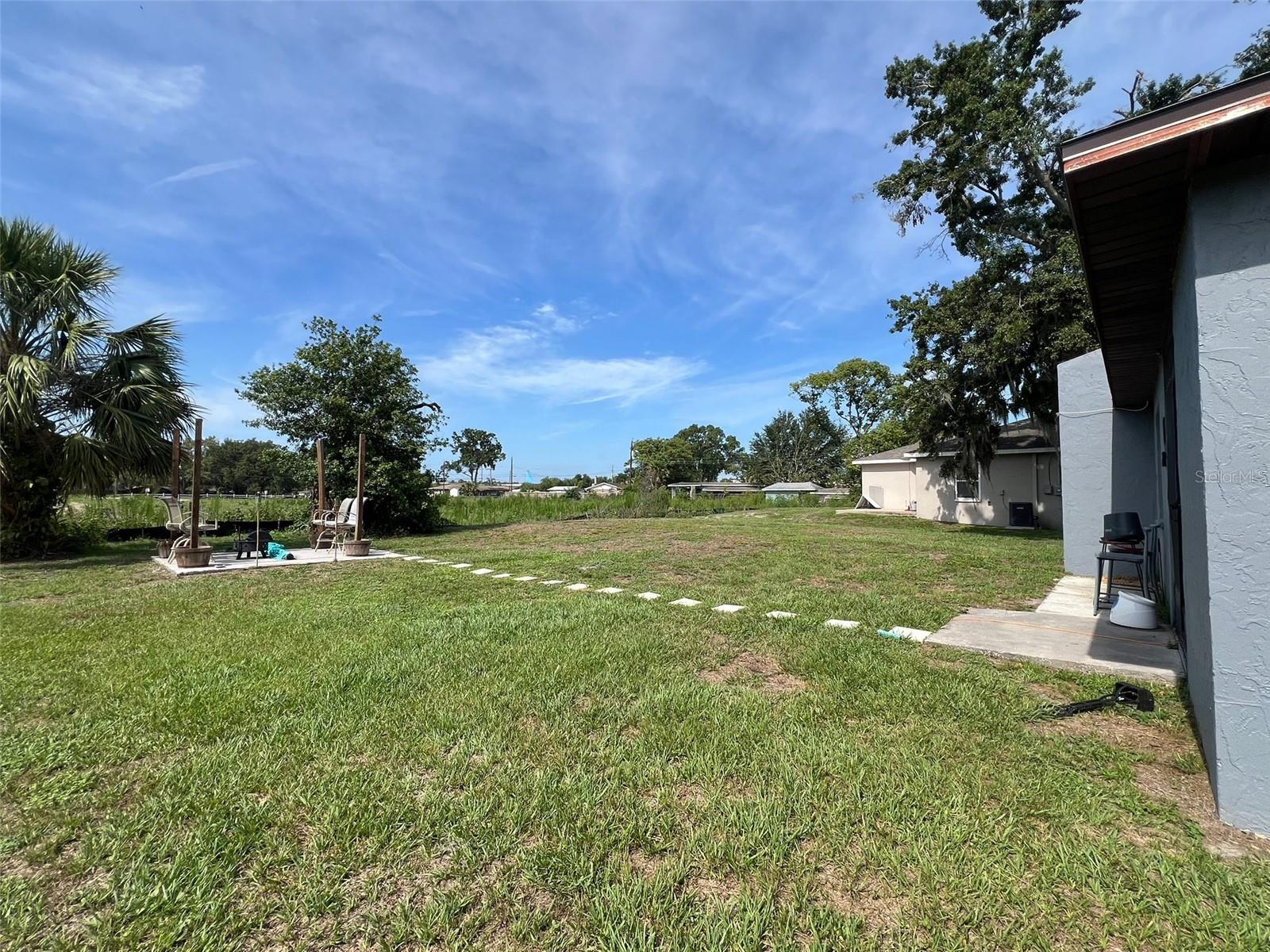 Listing photo id 27 for 854 Shirley Ann Trail 854-856