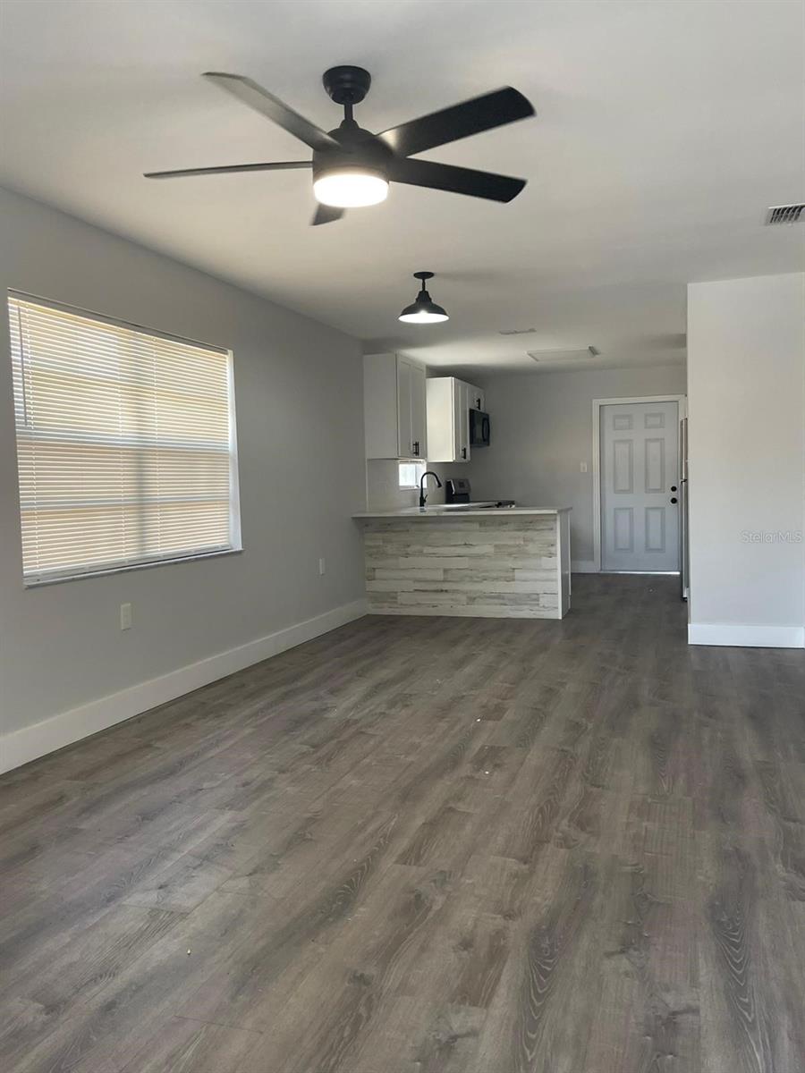 Listing photo id 1 for 854 Shirley Ann Trail 854-856