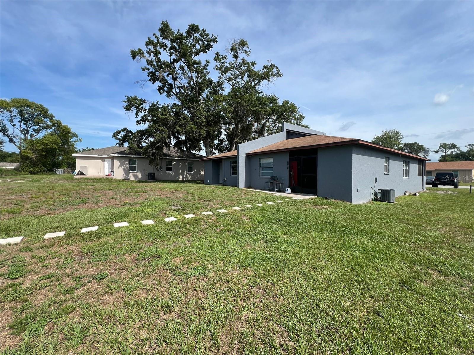 Listing photo id 28 for 854 Shirley Ann Trail 854-856