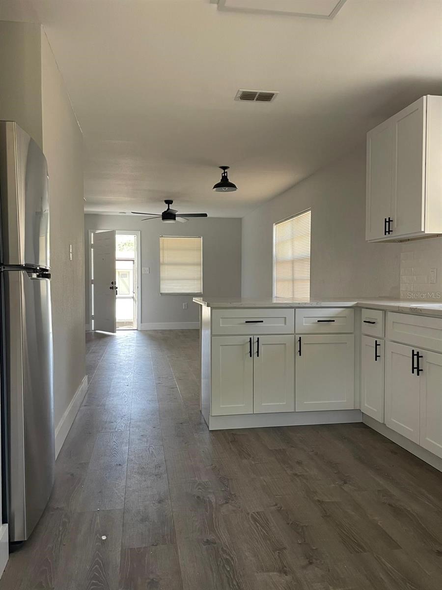 Listing photo id 2 for 854 Shirley Ann Trail 854-856