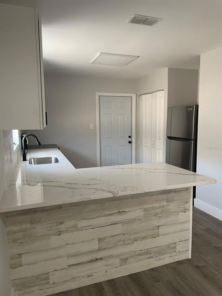 Listing photo id 6 for 854 Shirley Ann Trail 854-856