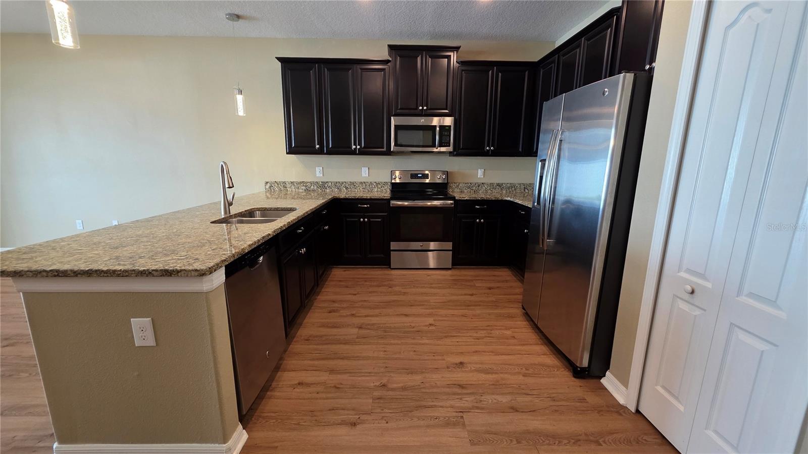 Image 9 of 39 For 6415 Torrington Circle