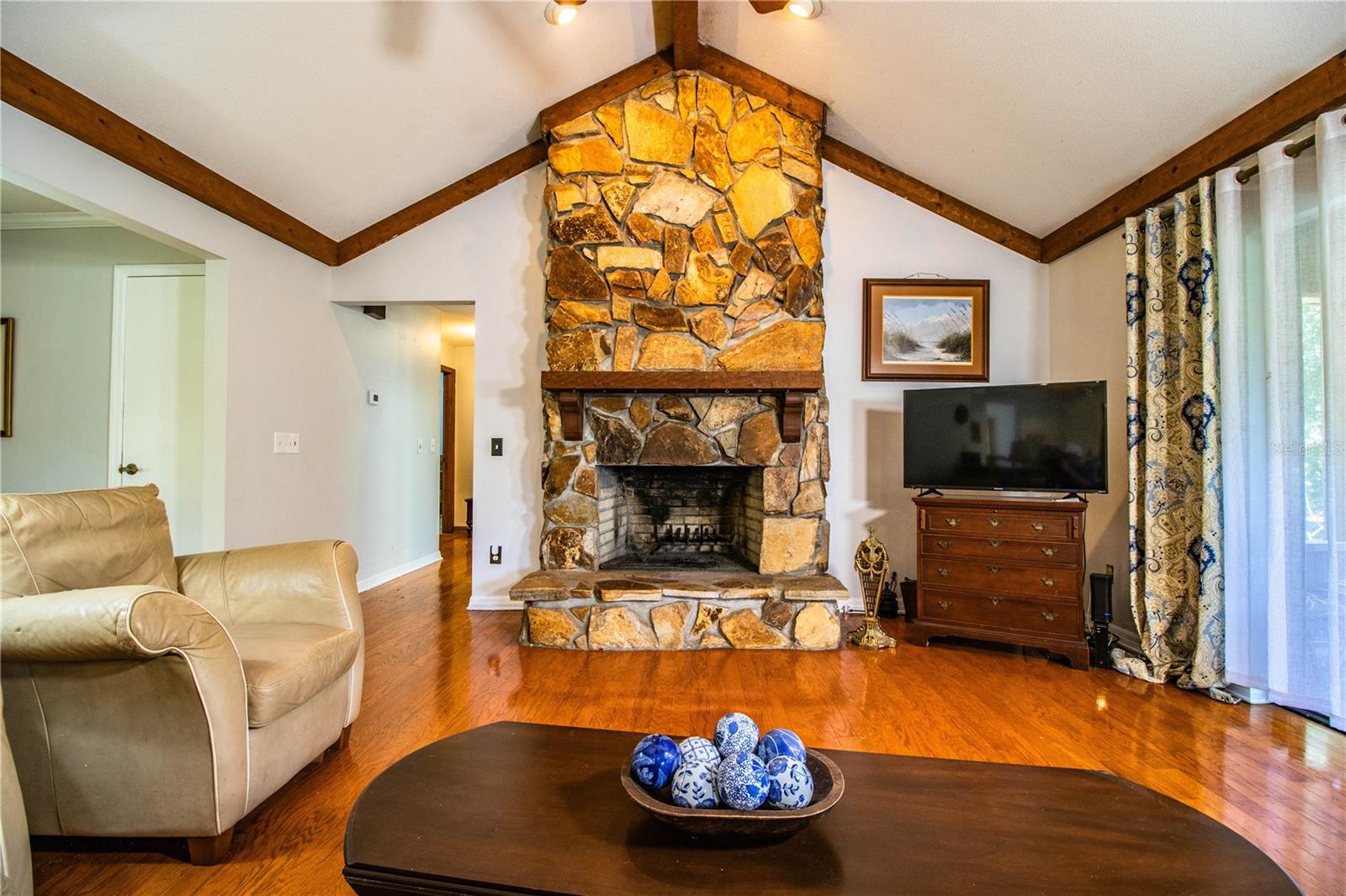 Image 3 of 54 For 2223 Wildwood Hollow Drive