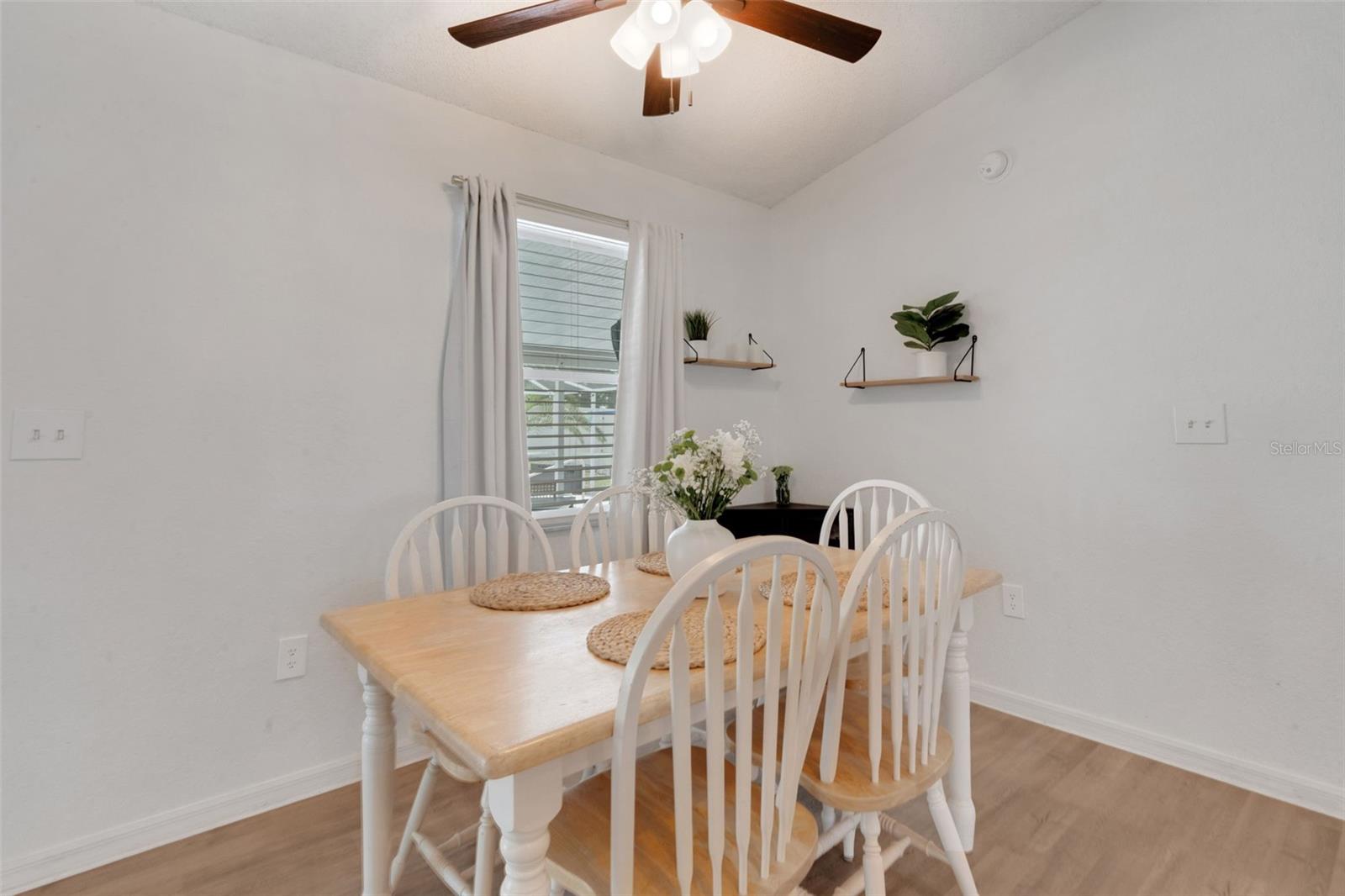 Image 12 of 37 For 7642 Habersham Drive