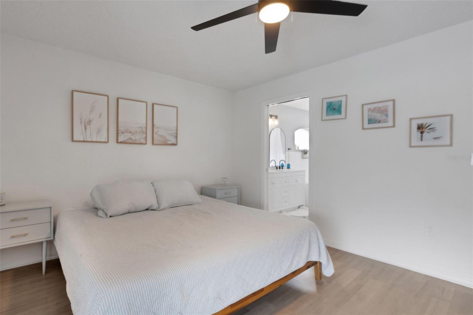 Image 24 of 37 For 7642 Habersham Drive