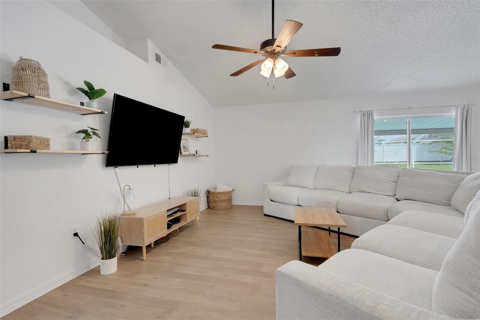 Image 4 of 37 For 7642 Habersham Drive