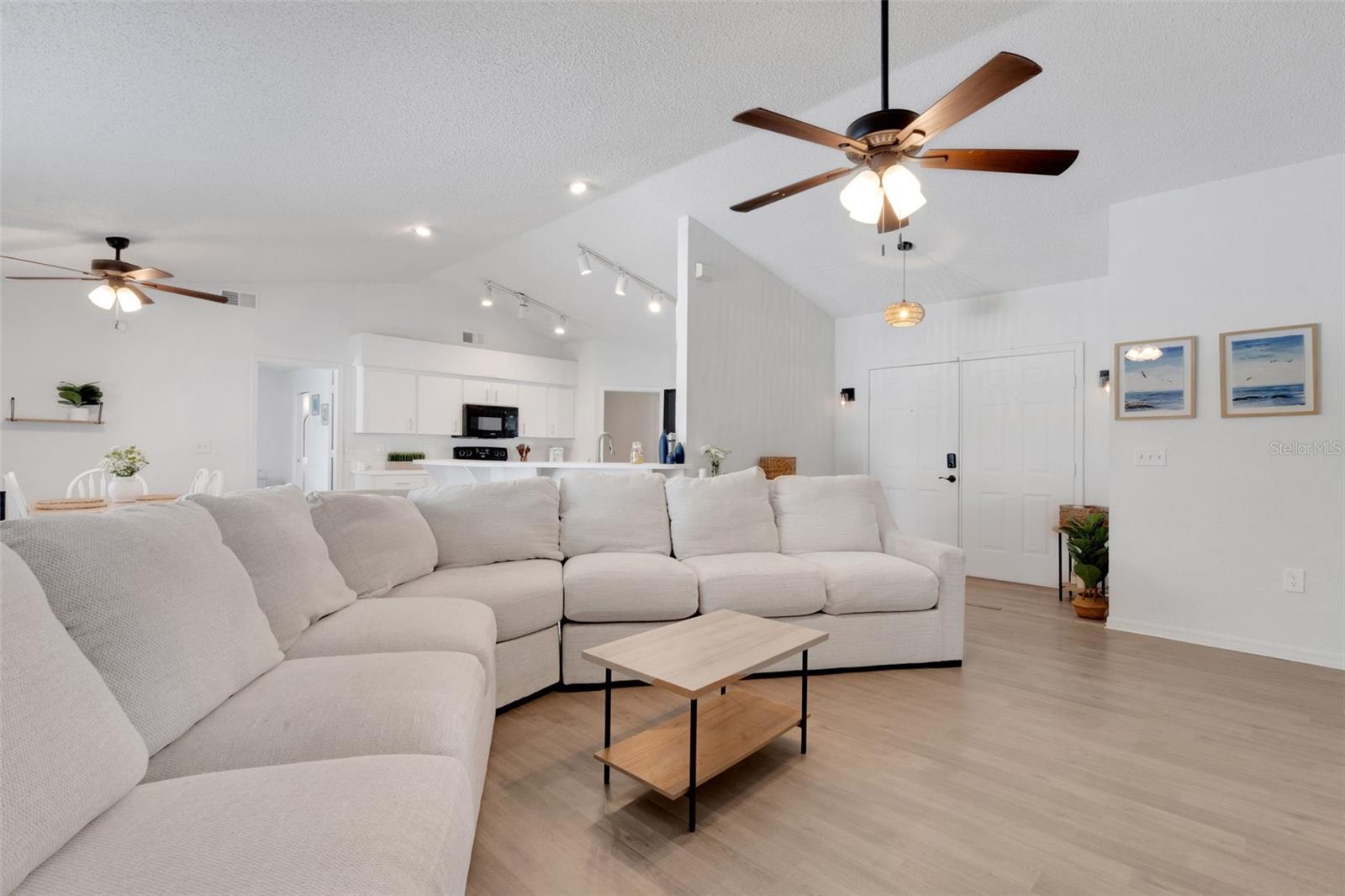 Image 5 of 37 For 7642 Habersham Drive