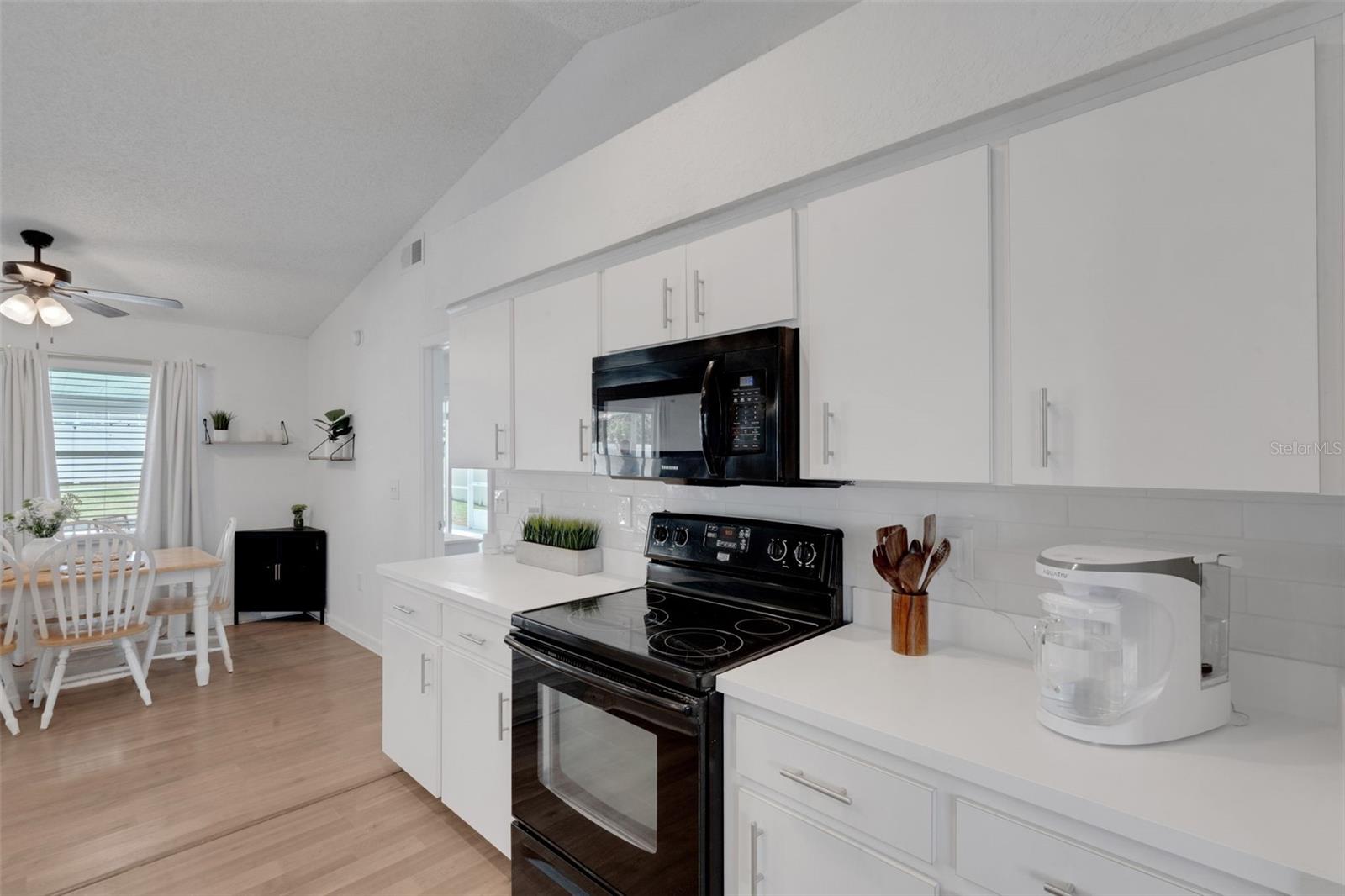 Image 6 of 37 For 7642 Habersham Drive