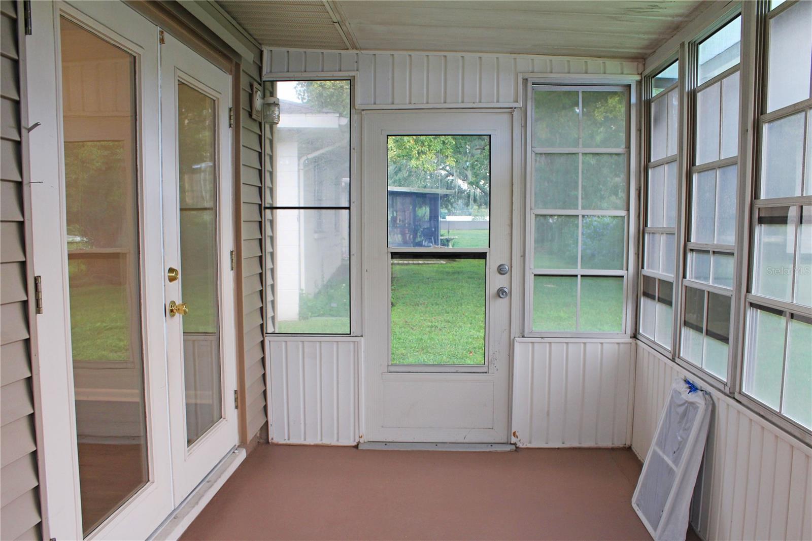 Image 30 of 37 For 608 Lark Drive