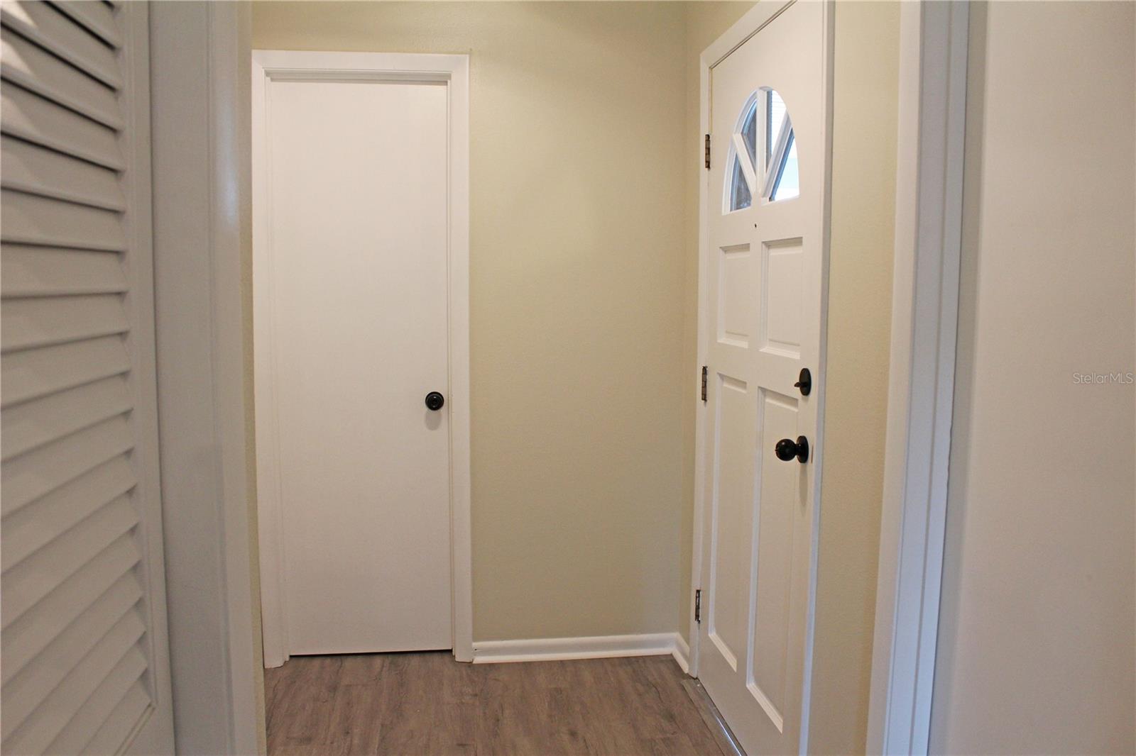 Image 4 of 37 For 608 Lark Drive