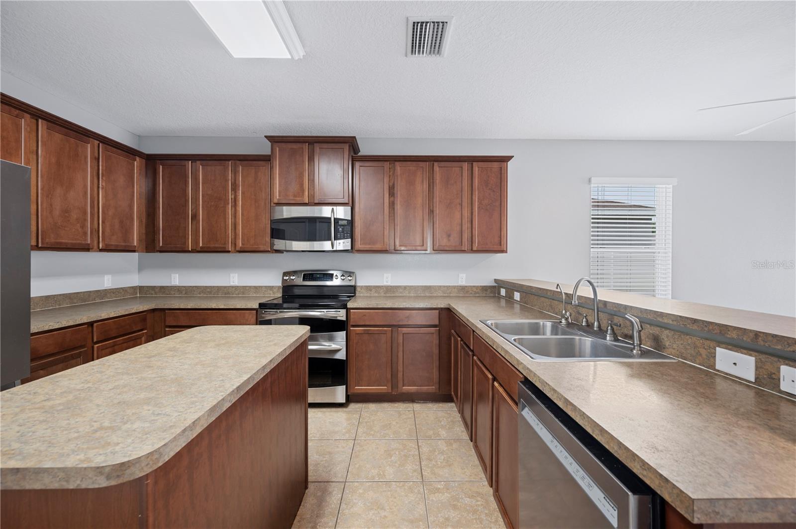 Image 11 of 36 For 6819 Glenbrook Drive