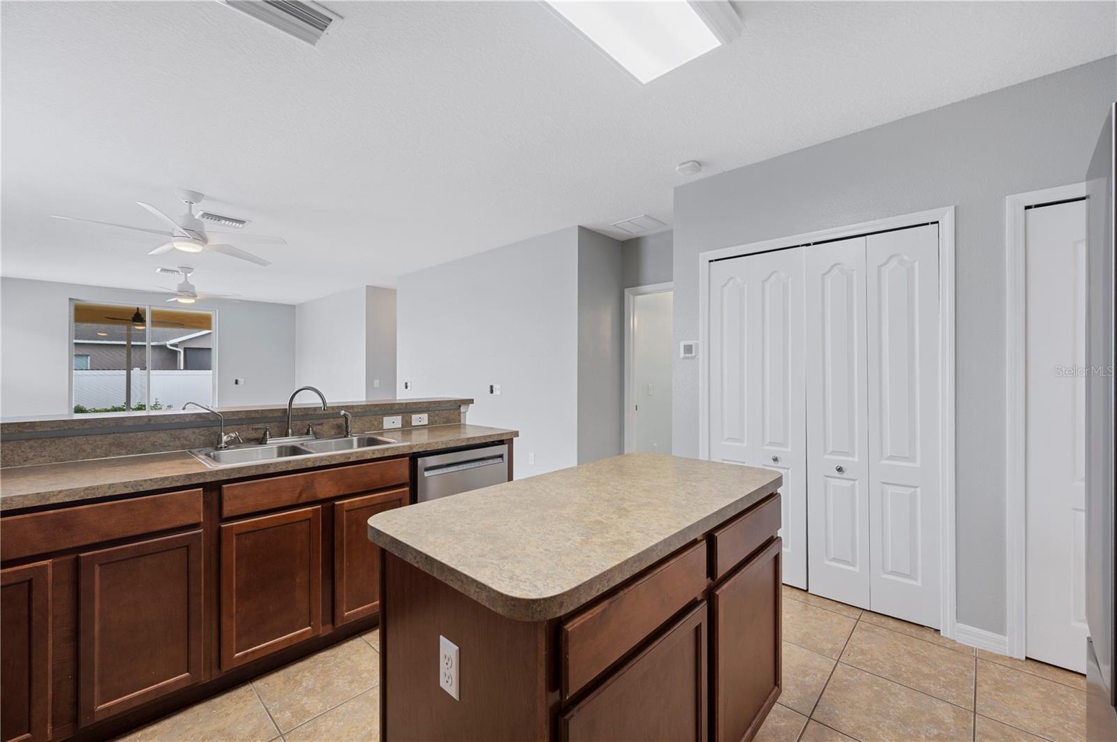 Image 12 of 36 For 6819 Glenbrook Drive